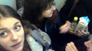 Парень застрял в лифте с тремя первокурсницами и решил заснять это на видео смотреть онлайн