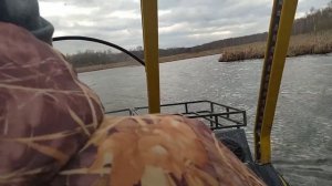 Моменты поездки на вездеходе с заходом в воду выходом из воды.mp4