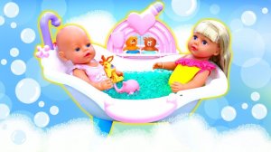 Купание куклы Беби Бон  Весёлые игры для девочек в дочки матери с Baby Born
