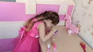 Макияж детской косметикой | Крашусь первый раз | Alisa