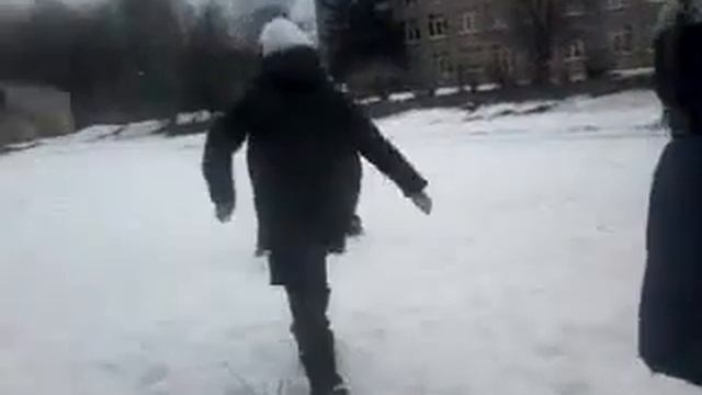 КАК ДЕРЁТСЯ 5 Б. НАША ШКОЛА! ДЕВОЧКИ VS МАЛЬЧИКИ. смотреть онлайн