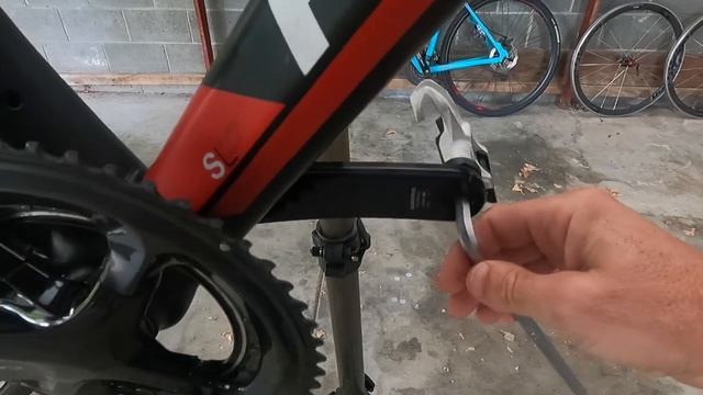 В Какую Сторону Откручивать Левую Педаль Велосипеда? смотреть онлайн