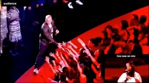 Эминем и Рихана выступали перед звездами Голливуда