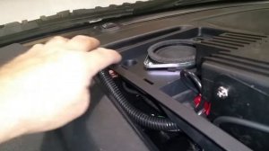 Icom mobile radio installed in a Ford F150 2019 model