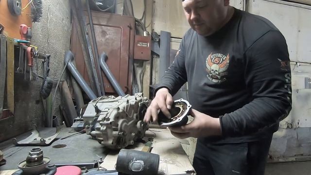 # РЕМОНТ РАЗДАТКИ ПРАДО 90 .ЧАСТЬ ПЕРВАЯ . РАЗБОРКА смотреть онлайн