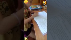 Маша не хочет делать уроки !!!😱😱😱😱