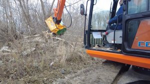 Монтаж гидравлического мульчера SERRAT F4 на экскаватор Lonking 22 тонны