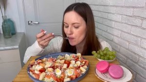 МУКБАНГ ЦЕЗАРЬ С СЕМГОЙ макарон десерт MUKBANG CAESAR WITH SALMON
