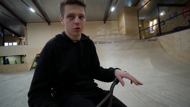 КТО КРУЧЕ СДЕЛАЕТ ТРЮК НА НОВОМ САМОКАТЕ, ТОТ ЕГО И ПОЛУЧИТ смотреть онлайн