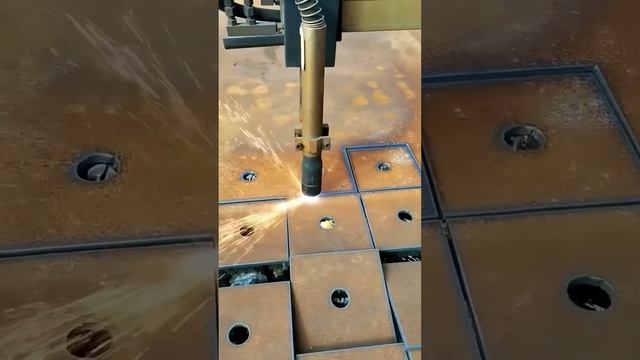 Lossless technology for cutting steel blocks.