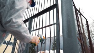 Уличное нанесение огнезащиты Спектр на ржавые металлоконструкции