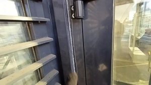 Как отрегулировать петли Алютех со скрытой регулировкой на алюминиевой двери. Просто и понятно
