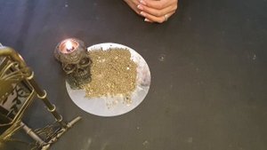 ПЕРЕШЛИ ДОРОГУ ПОКОЙНИКУ.Что это значит???Что нужно делать???