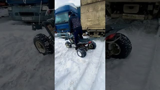 yamaha raptor 350 дрифт по снегу на квадрике