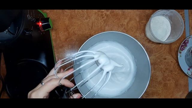 Вкуснее бисквита я не ела.Белоснежный бисквит на белках. Ангельский бисквит. Очень вкусный бисквит. смотреть онлайн