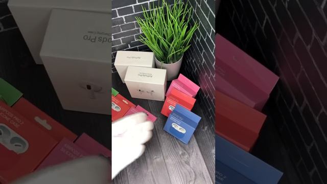 Сколько чехлов в подарок 🎁? #airpods #shortvideo