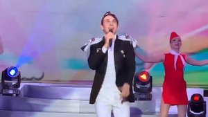 Даниил Ушаков - стюардесса по имени Жанна