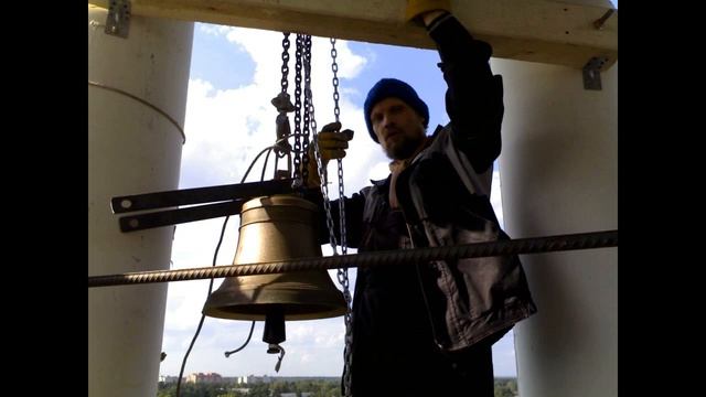 Оздоровительно -  освежающий звон #колокольныйзвон @korfolion Звонница музейных колоколов.