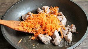 Бигус со свининой и копчёной колбасой