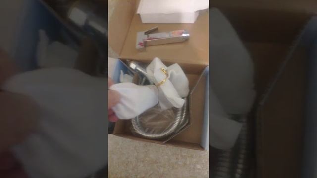 Смеситель с гигиеническим душем SHEVANIK S127 смотреть онлайн