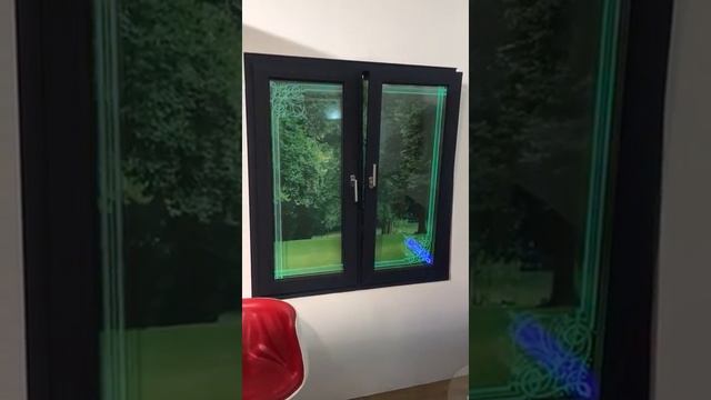 Взломостойкое окно с пескоструйным декором и светодиодной подсветкой. смотреть онлайн