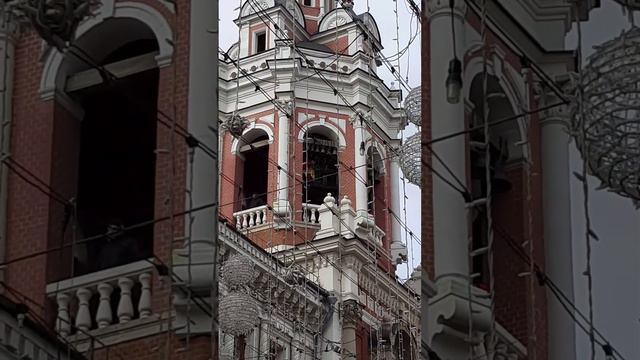 Москва. Центр города, где колокола и колокольчики дарят особый позитив. Из серии "Фото-факт"