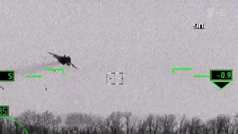 Минобороны РФ опубликовало видео работы бомбардировщика Су-24 на сверхмалой высоте