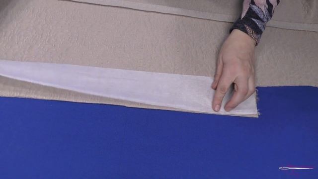 Обработка швов спинки и шлицы в пальто | Особенности влажно-теплой обработки смотреть онлайн
