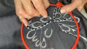 Вышивка со стразами на жилете из пиджака.