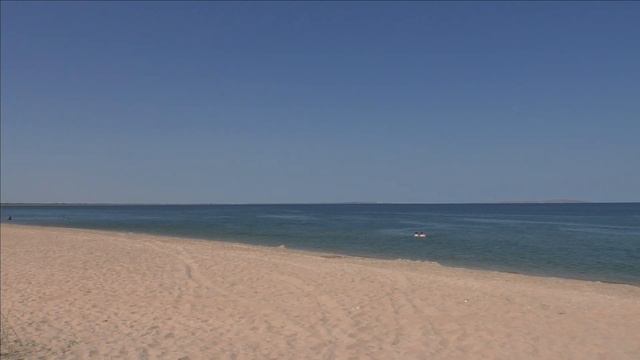 Прогулка вдоль берега Казантипского залива  Новоотрадное
