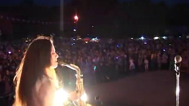 саксофонистка StanSax_СтэнСакс-день города  Остров(Псковская область)