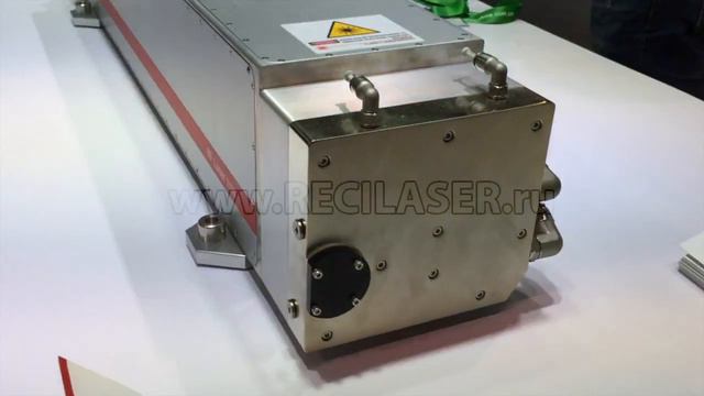 Лазерный источник RECI R40 мощностью 300 Вт смотреть онлайн