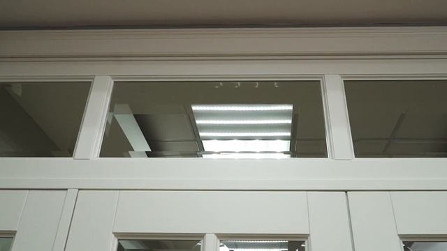 Входная группа с боковыми и верхней фрамугой. Брянский лес смотреть онлайн