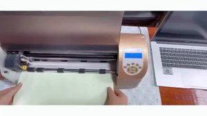 Saga MINI Plotter Cutter, стильный и компактный режущий плоттер