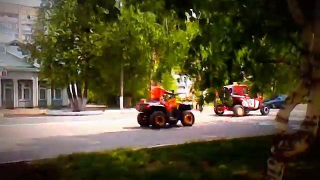 Гонка на КвАдРоЦиКлАх смотреть онлайн