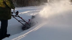 Нас завалило снегом#Аккумуляторный снегоочиститель.