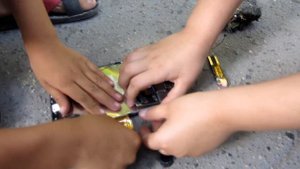 Планшет взорвался Разбиваем планшет смотрим что внутри