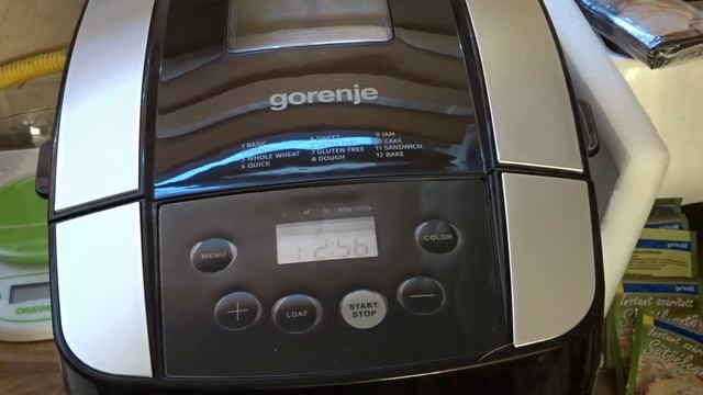 Gorenje BM1210BK Kenyérsütő gép - első használat előtti tisztítás смотреть онлайн