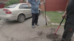 Как найти люк колодца под асфальтом.mpg