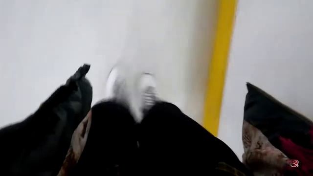 на катке в Минске, учусь кататься смотреть онлайн