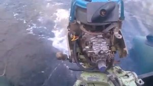 Плаваю на лодке Колибри КМ-330 и моторе Москва 10,5л.с. Река Днепр, 26 марта 2017.