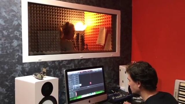 Запись фонограммы для "Дюймовочки". Театр на льду "Воскресенье" смотреть онлайн