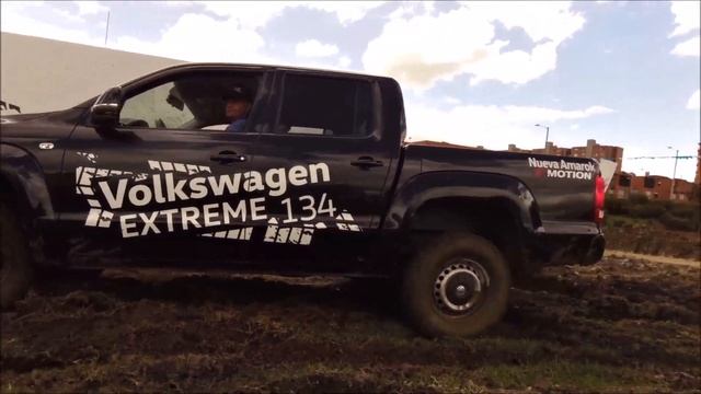 VW Amarok 4x4 Prueba off-road con 1 tonelada en la caja | Naves 4x4 смотреть онлайн