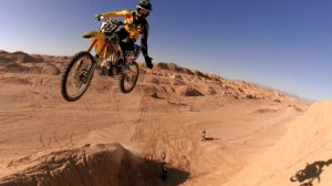 Мотокрос в пустыне