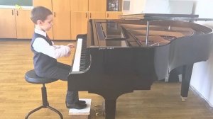 Ю.Абелев Осенняя песенка. П.Берлин Пони Звёздочка.исп. Ярослав Нижник,1кл.МБУ ДО Г.О.САМАРА"ДМХШ N1