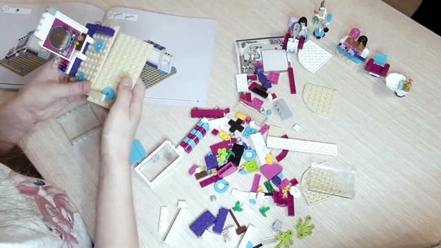 Лего Парикмахерская Хартлейк Сити | Конструктор LEGO Friends | Отправляемся делать красивые прическ смотреть онлайн