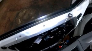 [ДОПОЛНЕНО] Как снять обшивку двери со снятием стёкол Volkswagen T6 ➤ Пошаговое руководство