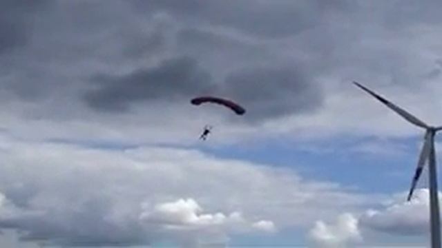 Windmill (c) by Jojo смотреть онлайн