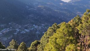 Xiaomi 14 Ultra vs Samsung S24 Ultra Live Moon Zoom Comparison