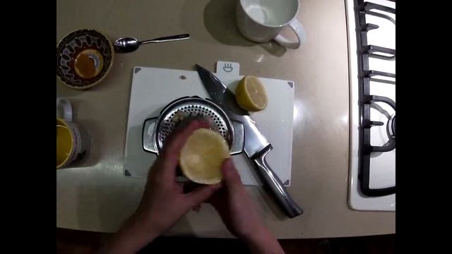 Напиток из лимона и кайенского перца